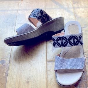 NAOT WEDGE SANDAL TAN 6/36